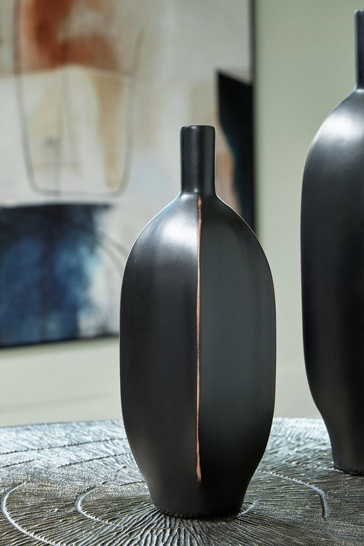 Rhaveney Vase image